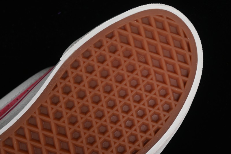 Vans Classics Knu Skool Retro Sneakers with Thick Tongue and Puffy Design - VN0009QCBJ1