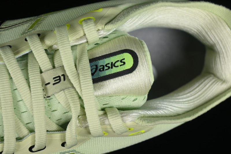 Asics Gel-Kayano 31 Running Shoes with Enhanced Cushion and Breathable Design - 1011B867-300