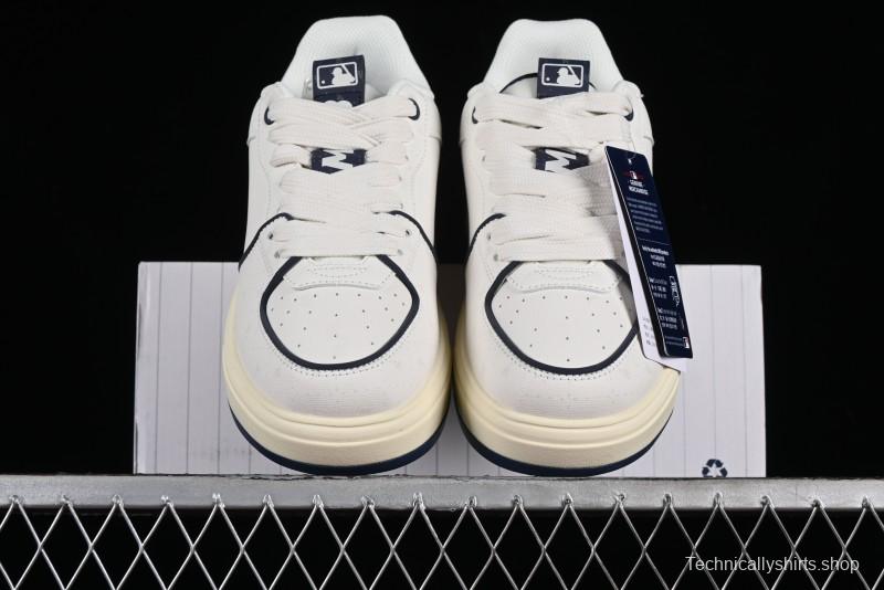 MLB Chunky Liner Basic New York Yankees Thick Sole Casual Sneakers with 6cm Height Increase - 3ASXCBO3N07NYD