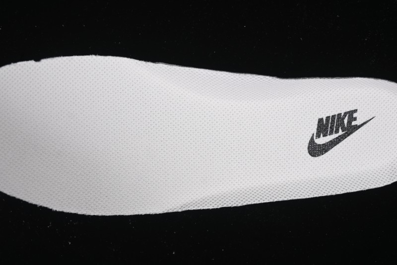 Nike Air Force 1 '07 Low Supreme Collaboration Casual Sneakers with Dual-Color Sole - XZ6188-017