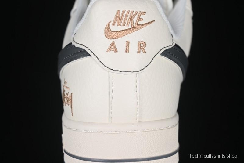 Nike Air Force 1 '07 Low Casual Sneakers in Black Pigskin - XZ6188-705