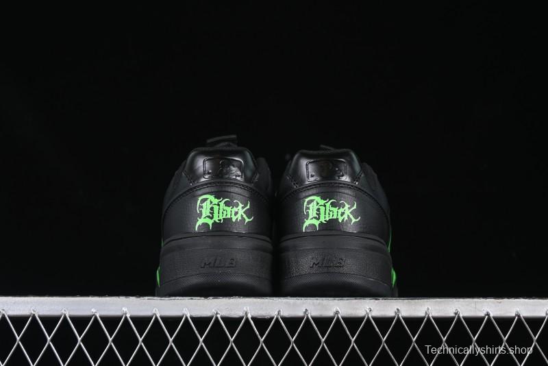 NY Yankees Black & Neon Green Sneakers - Classic Streetwear Style