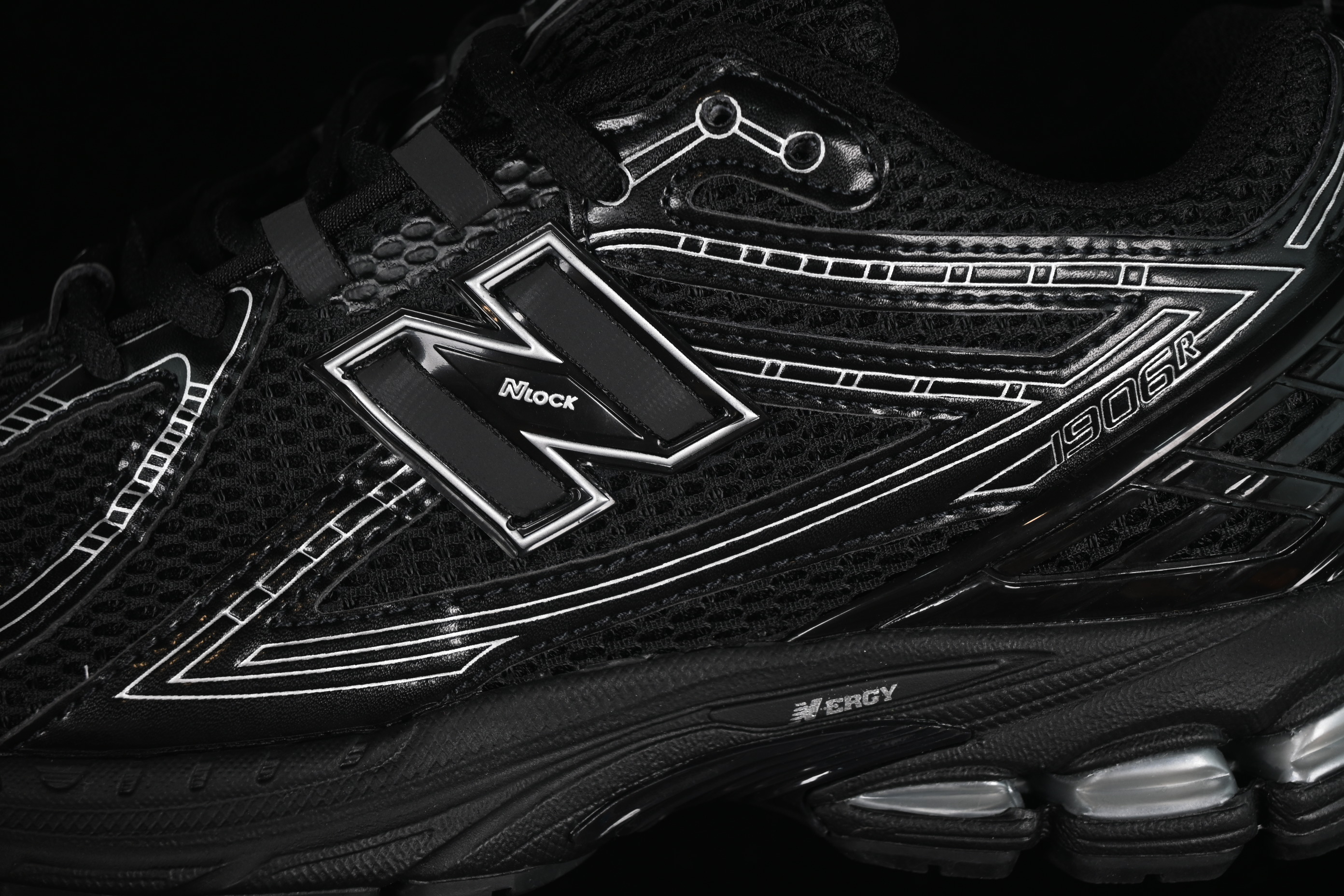 New Balance 1906 Series Retro Dad Style Casual Running Shoes - M1906RCH