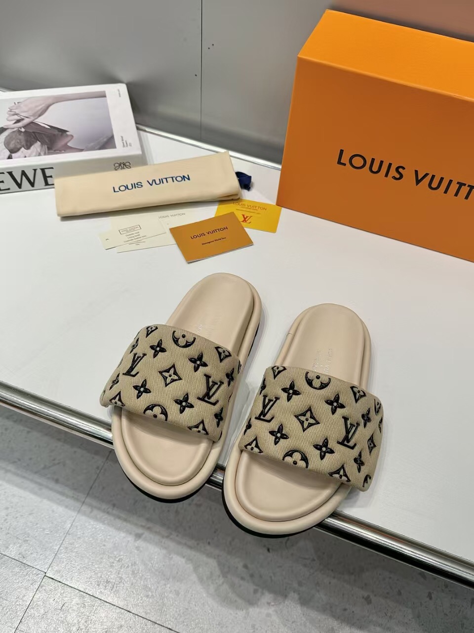 2025 Slippers Louis Vuitton Beige Fabric Slippers