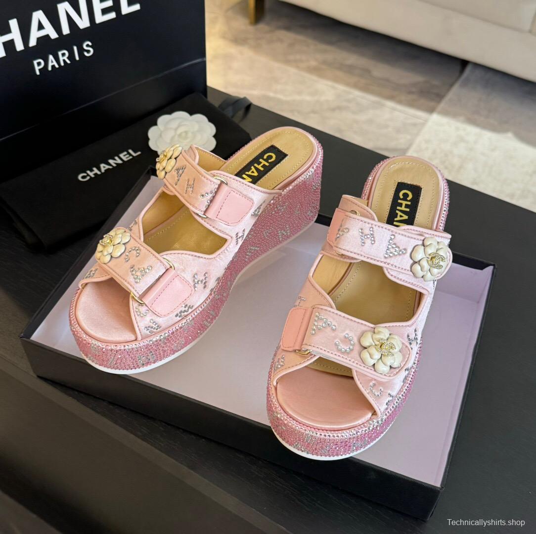 2025 Slippers Chanel Pink Leather Wedge Sandals LY00330