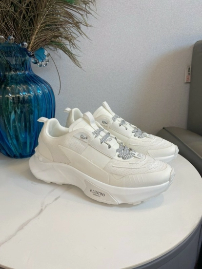 2024 Unisex Valentino White Leather Sneakers MJ00340