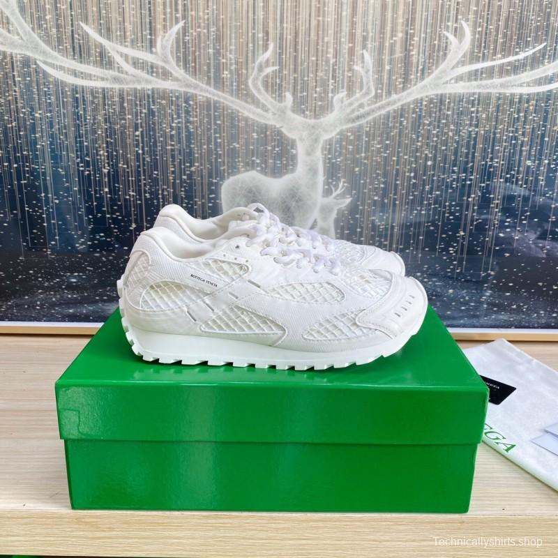 2025 Unisex Bottega Veneta White Lightweight Mesh Runner Sneakers LY00310