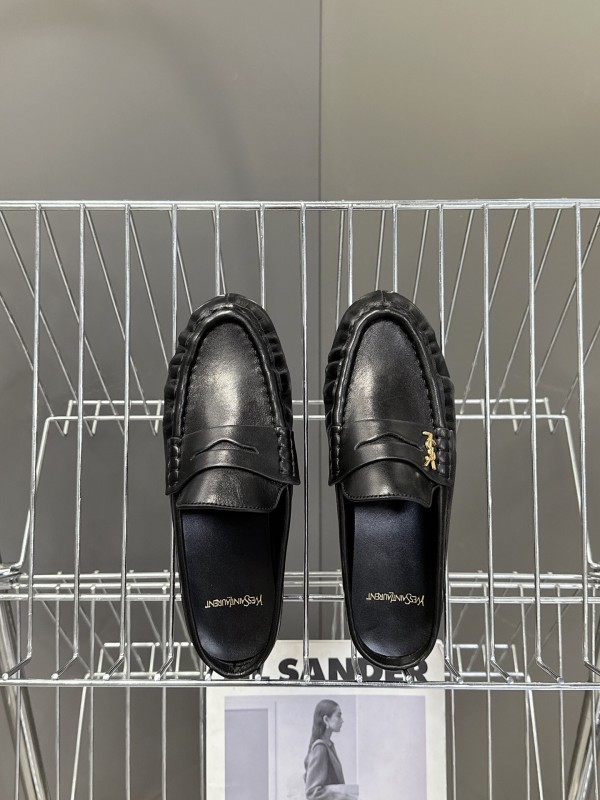 2025 Women Yves Saint Laurent Black Calfskin Loafer KFY00330