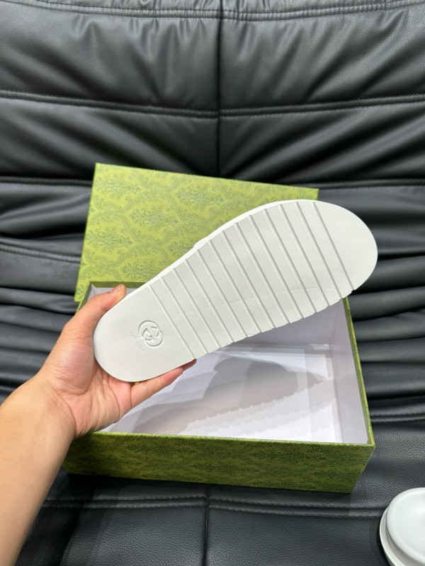 2024 Gucci White Fabric Slippers MJ00200