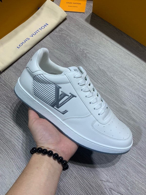 2024 Men Louis Vuitton White Leather Sneakers MJ00380