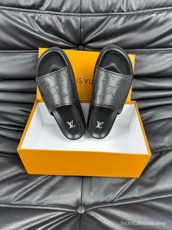 2025 Men Louis Vuitton Black Leather Slippers AS00170
