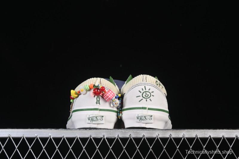 Vans Old Skool Low Top Casual Skate Shoes - VN000EGYCRM