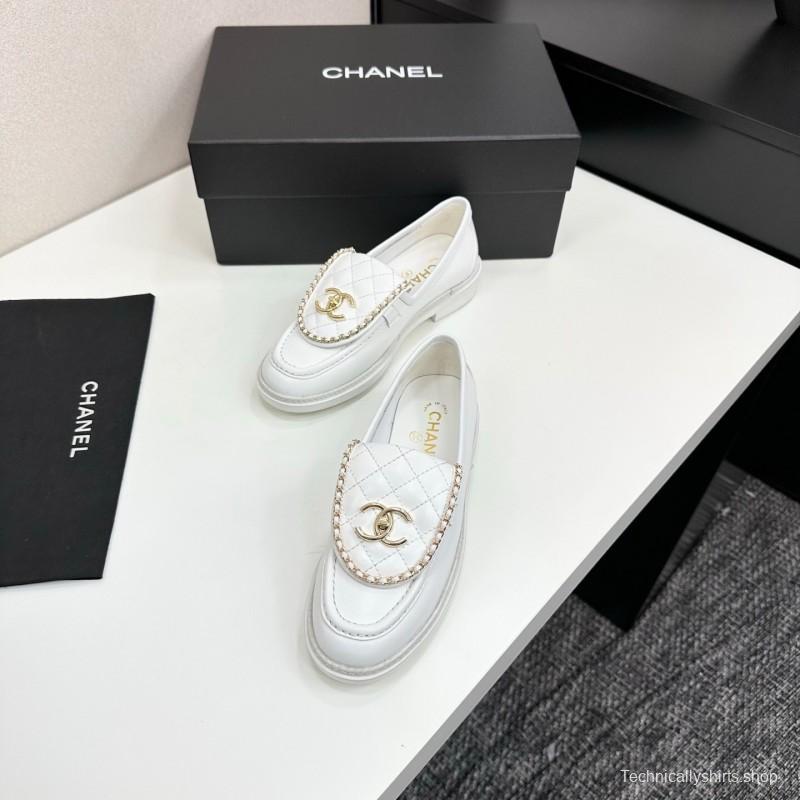 Chanel Classic Flap Chain CC Loafers with Buckle Closure - LY00320