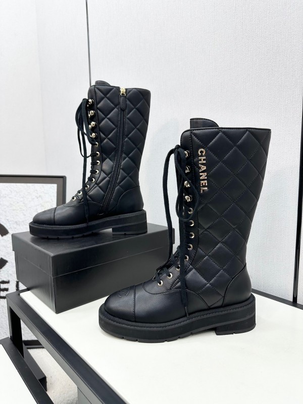 Chanel Fall/Winter Essential Short Boots with Rubber Foam Sole - LY00380