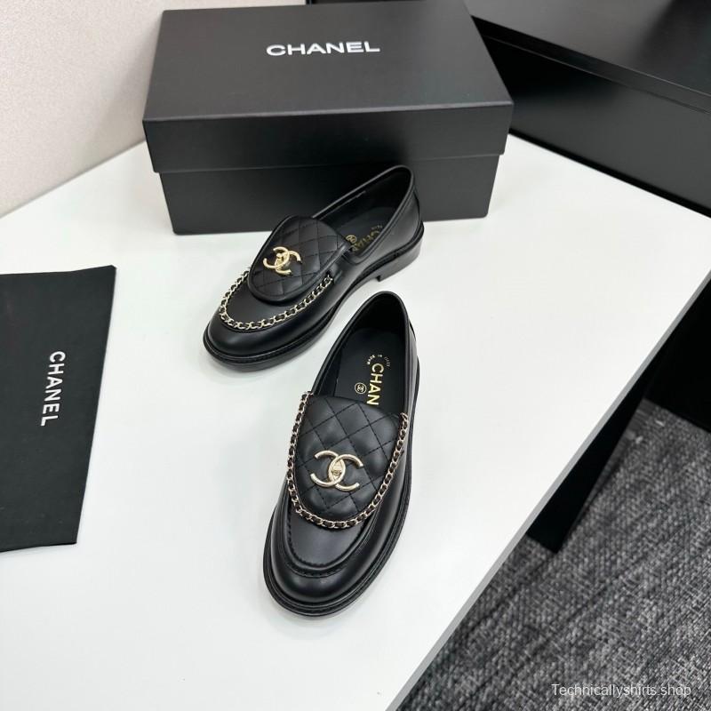 Chanel Classic Flap Chain CC Loafers with Buckle Closure - LY00320