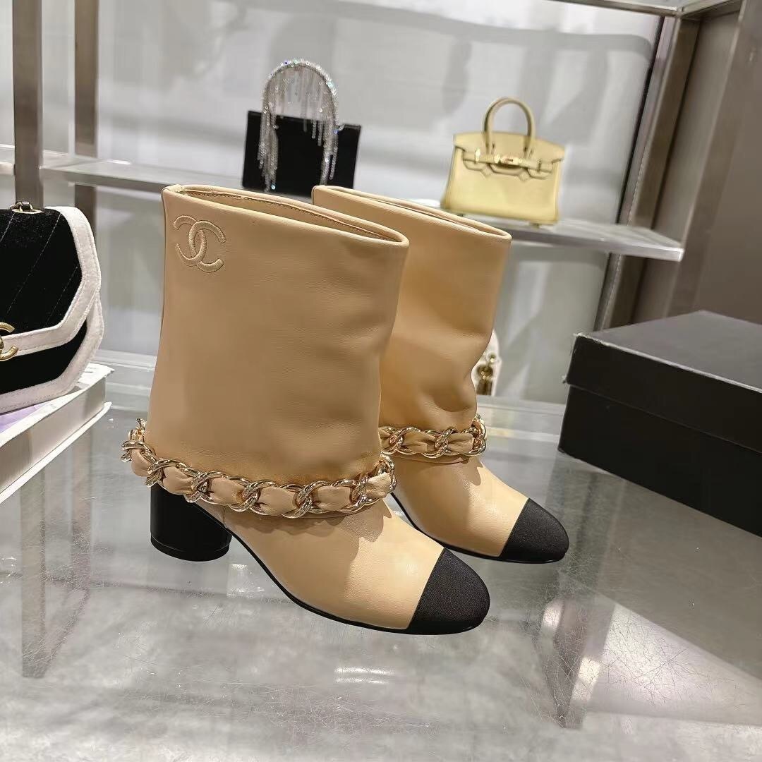 Chanel 2025/SS Runway Turn-Cuff Large Chain Strap Block Heel Boots - LY00410