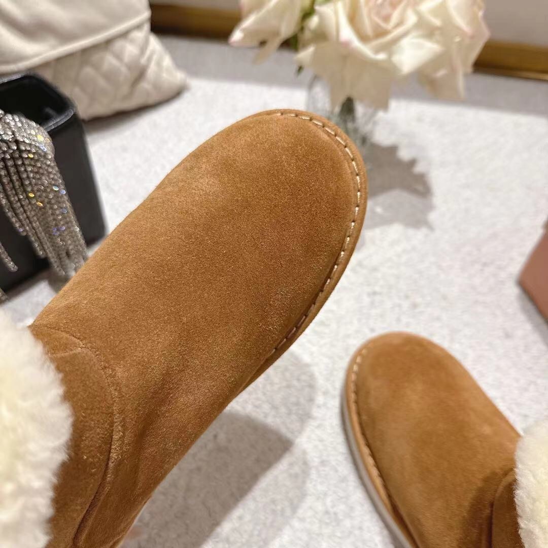 MIU MIU Snow Boots with Shallow Cut Design and Anti-Slip Sole - LY00300