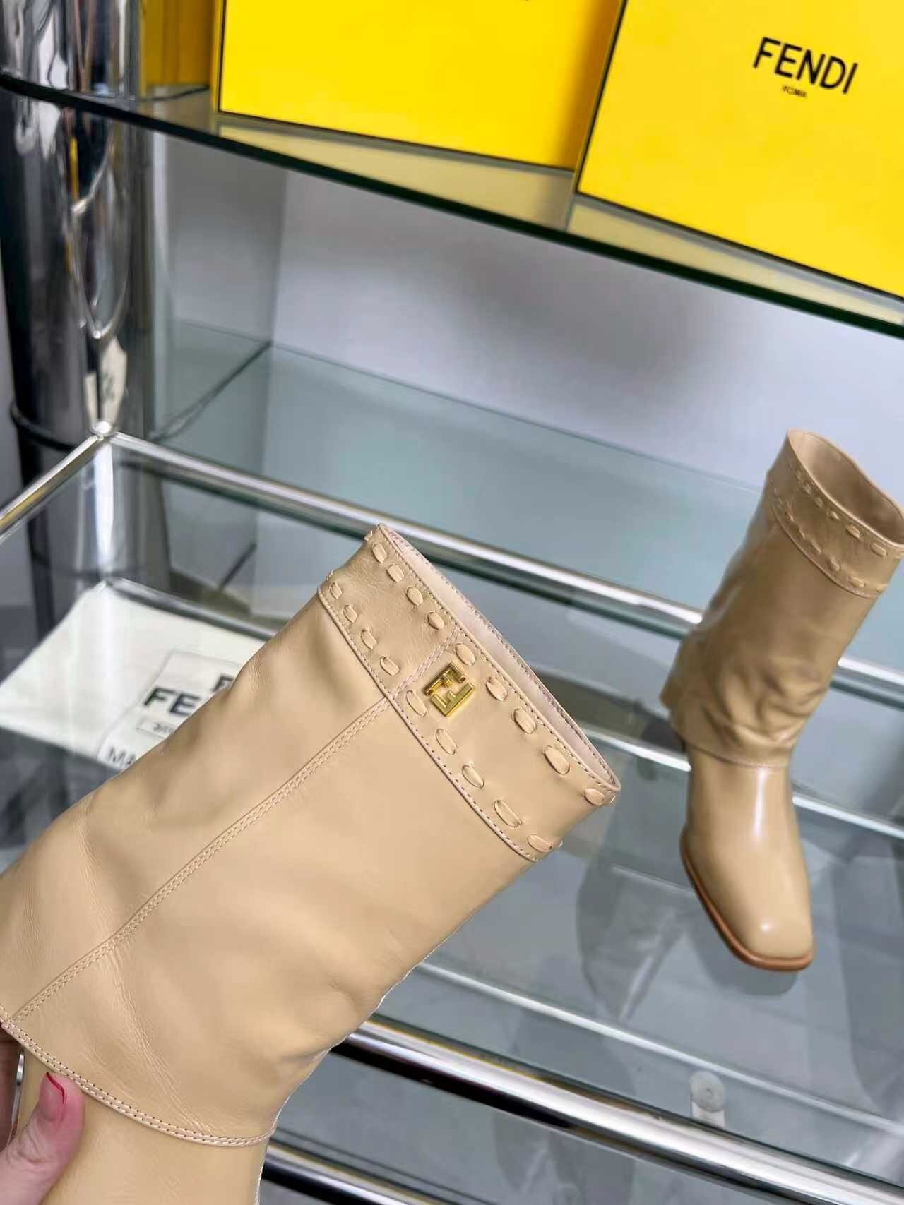 Fendi 2025 SS Straight-leg Boots with Wide Heel - LY00440/LY00510