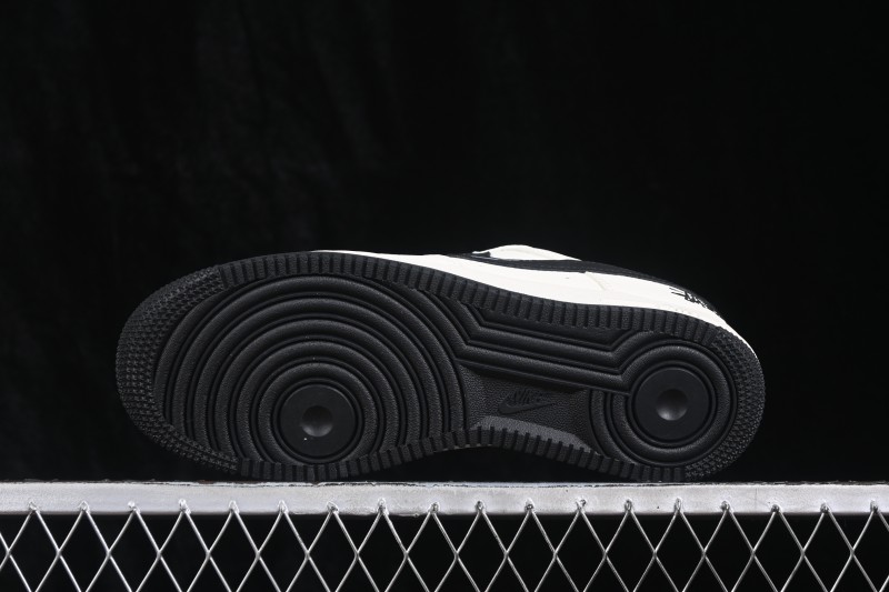 Nike Air Force 1 '07 Low Basketball Sneakers with Full-Length Air Cushion - DN1688-820