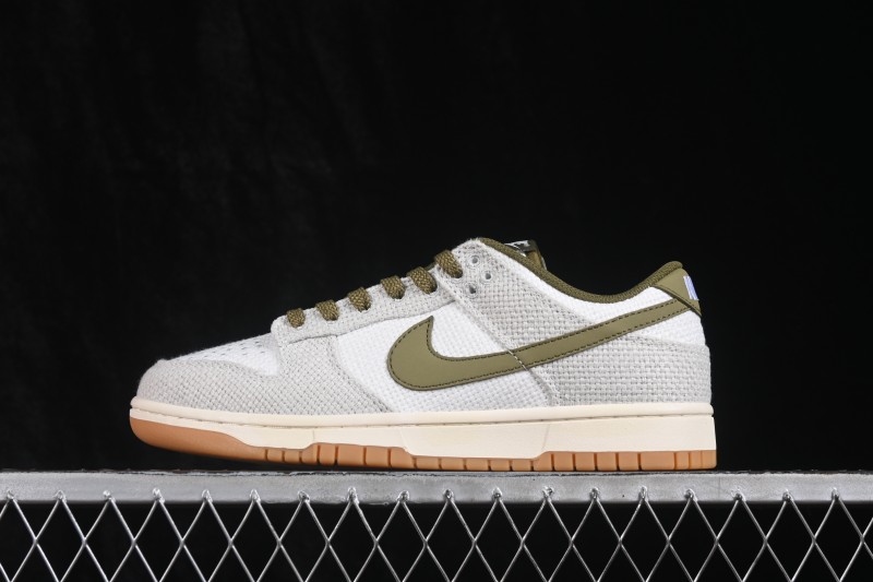 Nike SB Dunk Low Skateboarding Shoes with Cushioned Collar - II7078-001