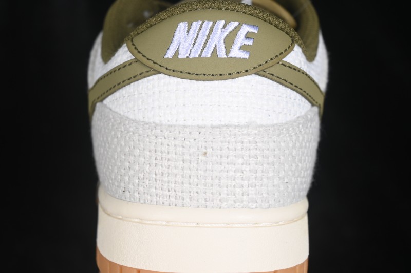 Nike SB Dunk Low Skateboarding Shoes with Cushioned Collar - II7078-001