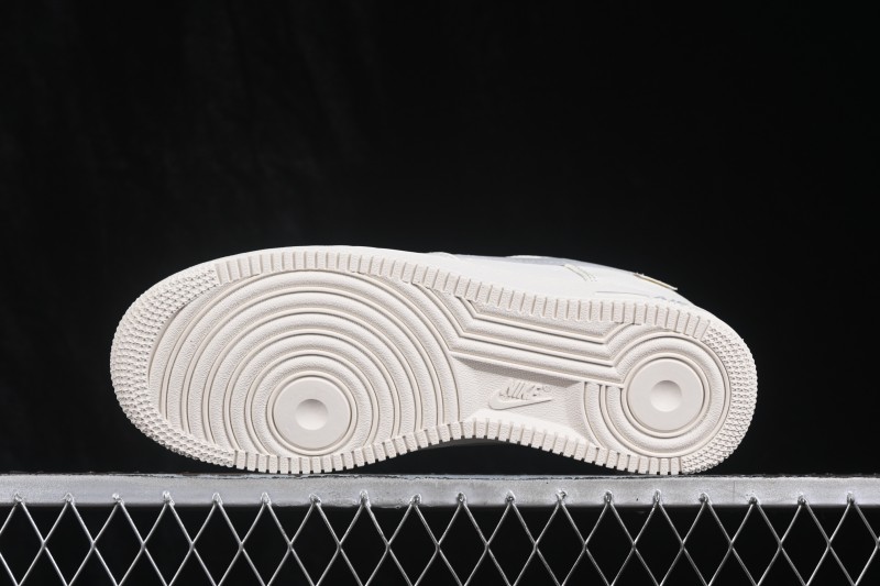 Nike Air Force 1 '07 Low Basketball Sneakers with Full-Length Air Cushion - DN9688-110