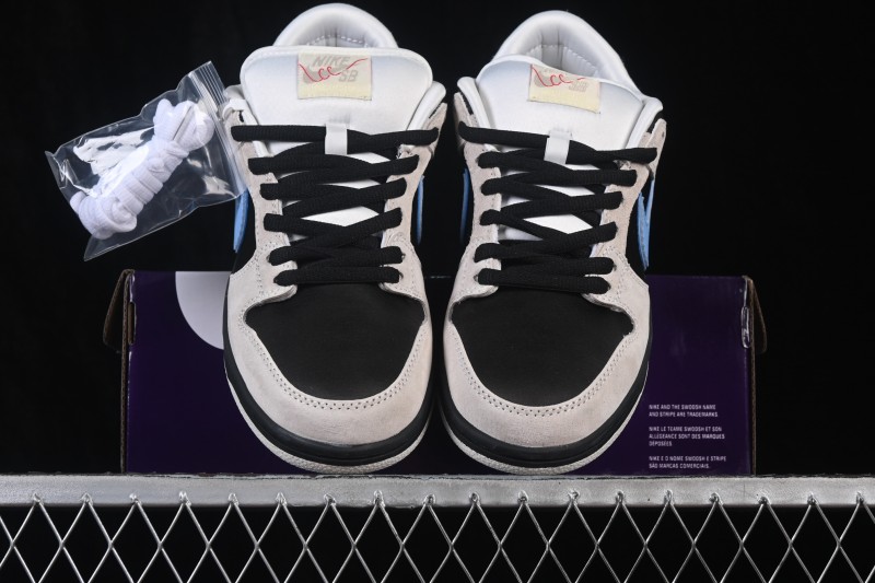 Nike SB Dunk Low Skateboarding Shoes with Cushioned Collar - FZ5645-100