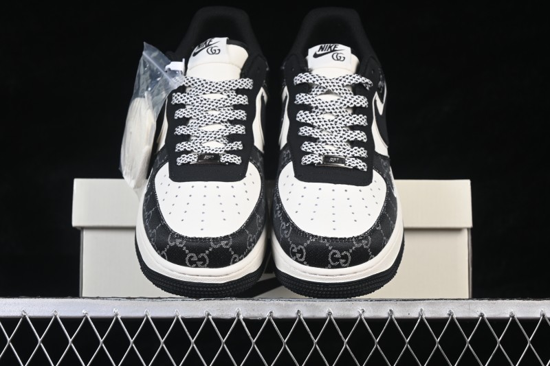 Nike Air Force 1 '07 Low Classic Basketball Shoes in Black and White - MM3399-810