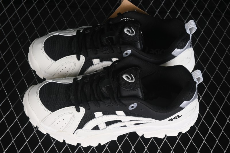 Asics Gel-Truck Hiking Shoes with Comfort Fit and Durable Grip - 1203A485-002