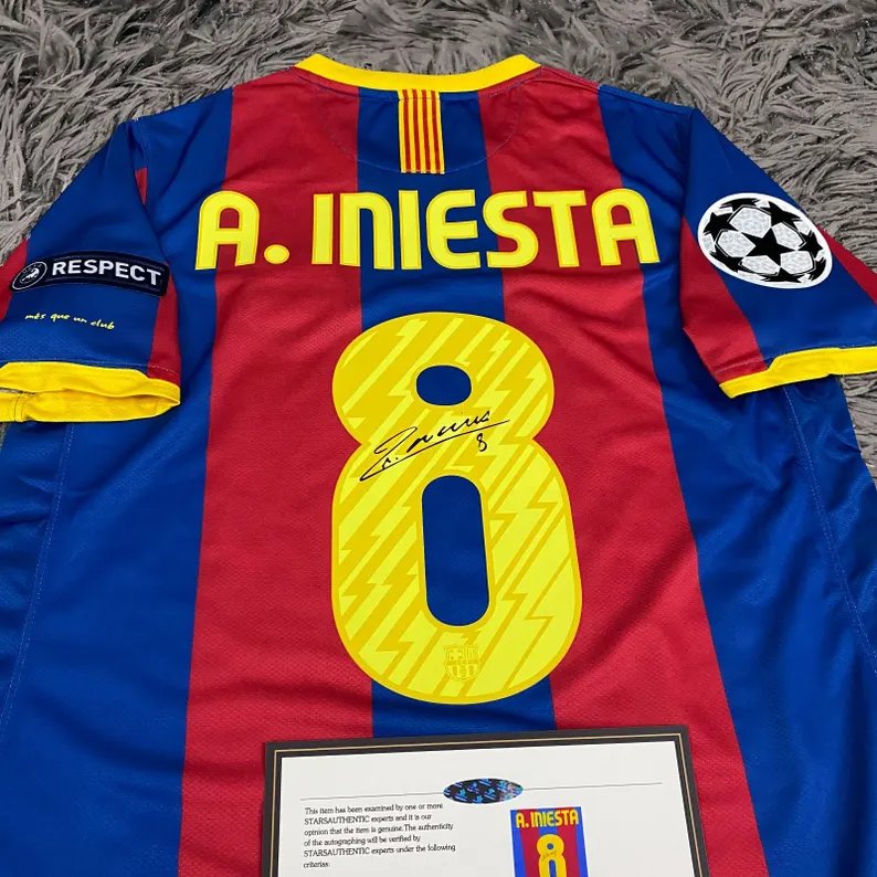 iniesta barcelona 10/11 signed shirt